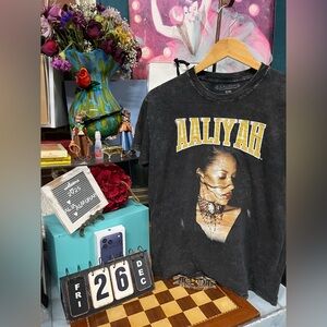 Aaliyah Acid Wash Profile Graphic Short Sleeve T-Shirt